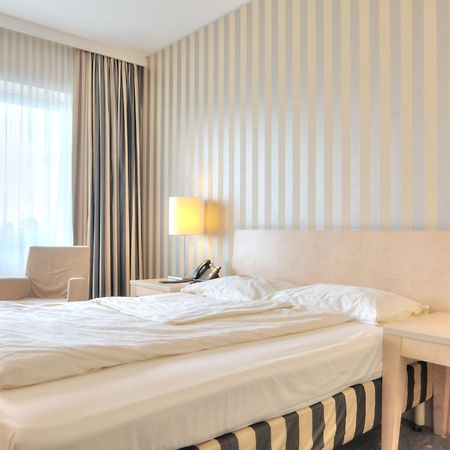 Relexa Hotel Ratingen City Экстерьер фото