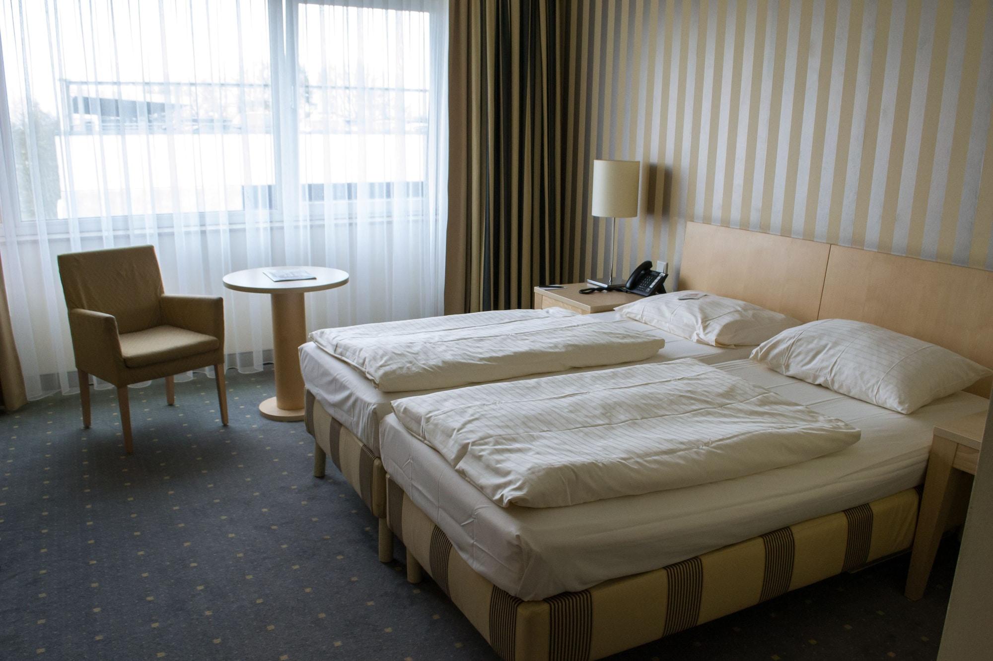 Relexa Hotel Ratingen City Экстерьер фото