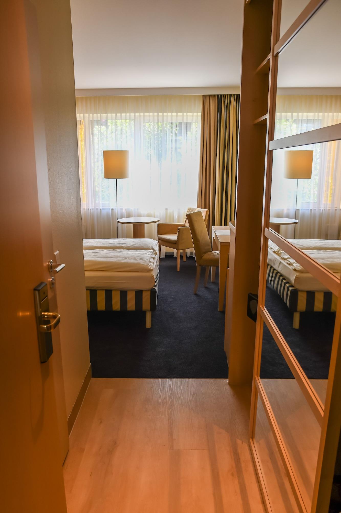 Relexa Hotel Ratingen City Экстерьер фото