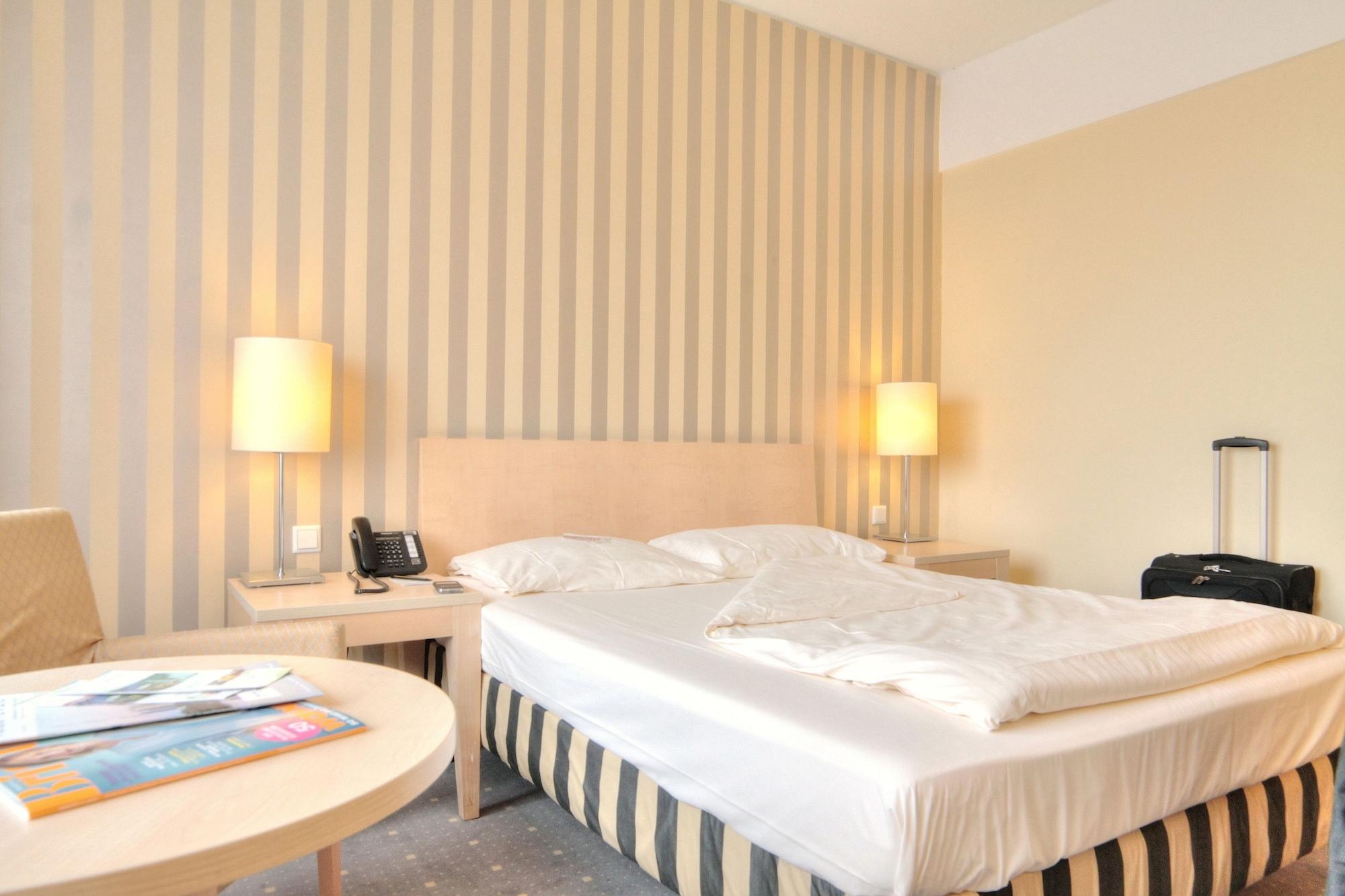 Relexa Hotel Ratingen City Экстерьер фото