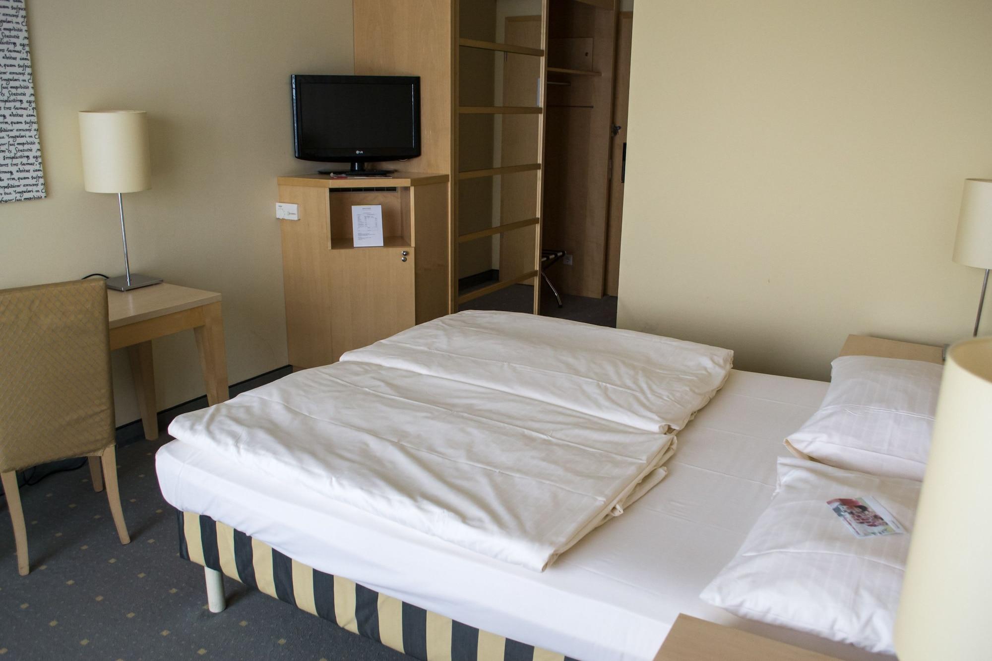 Relexa Hotel Ratingen City Экстерьер фото
