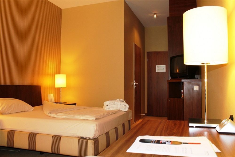 Relexa Hotel Ratingen City Экстерьер фото